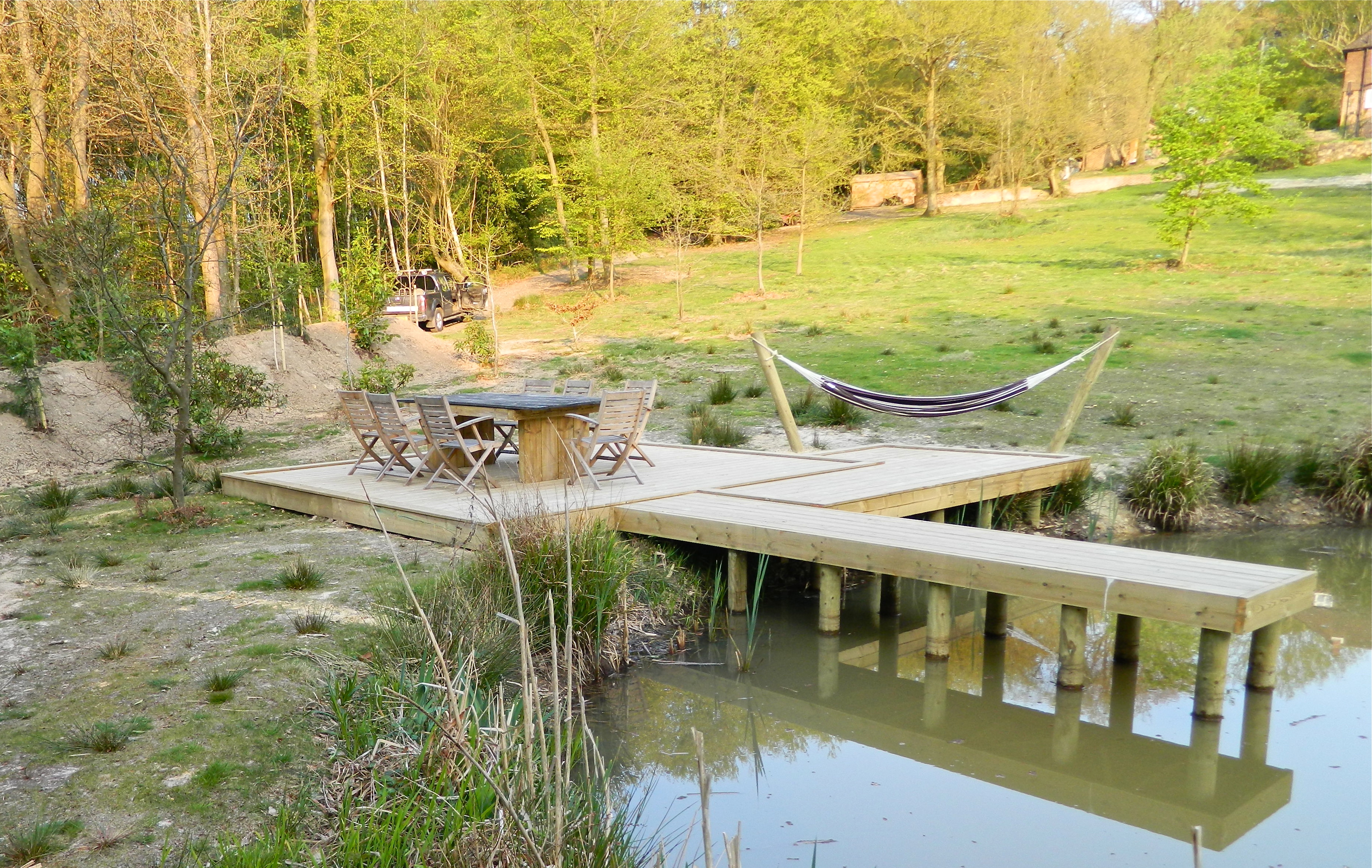 A Deck, a Jetty and a Pond in Buxted / The Sussex Gardener